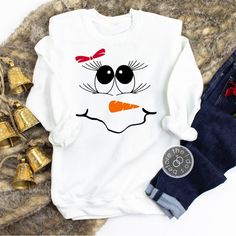 Snowman Shirts, Snowman Shirt, Love You Cute, Christmas Vinyl, Iron Design, Cricut Designs, Xmas Shirts, Welcome Bags, Xmas Ideas