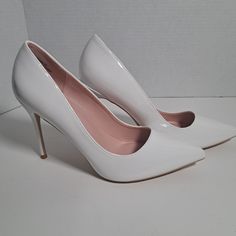 Women's Elizabeth Lang Winter White 4 In. Heels. Nwb, Very Classy Shoe. White Synthetic High Heel Court Shoes, Classic White Synthetic Heels, White High Heel Court Shoes For Office, White High Heels For Office, Classic White Heels With 4-inch Heel, White 4-inch Heels For Office, White Synthetic Court Shoes For Formal Occasions, White Synthetic Formal Court Shoes, Formal White Synthetic Court Shoes