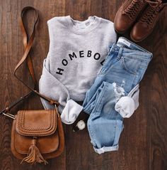 Clothing Layout, Heather Grey Sweatshirt, Sweater Jeans, Mode Casual, Mode Inspo, Mom Outfits, Looks Style