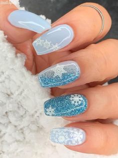 Tiffany Blue Christmas Nails, Turquoise Winter Nails, Winter Snow Nail Designs, Light Blue Xmas Nails, Snow Blue Nails, Beachy Christmas Nails, Turquoise Christmas Nails, Tiffany Blue Nails Acrylics, Beach Christmas Nails