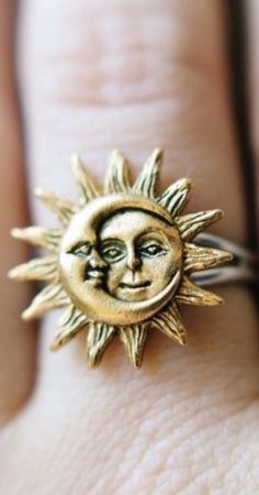 Sun And Moon Pictures, Simple Sun And Moon, Sun And Moon Aesthetic, The Moon And The Sun, Moon And The Sun, Sun And Moon Rings, Sun Moon And Stars, Moon Aesthetic, Moon Eclipse