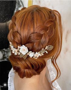 Wedding Hair For Gingers, Bridal Hair For Redheads, Ginger Hair Wedding Hairstyles, Wedding Make Up For Red Heads, Bridal Hairstyles Red Hair, Prom Hairstyles With Accessories, Red Hair Bridesmaid, Bridal Hair Redhead, Fall Wedding Hair For Bride