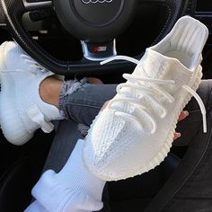 Sneakers Aesthetic, Looks Adidas, Sneakers Drawing, White Tennis Shoes, Adidas Yeezy 350, Shoes Sneakers Jordans, Baskets Adidas, Shoes Classic, Sneakers Running