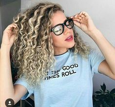 Ombre Curly Hair, Curly Hair Trends, Short Hair Wigs, Curly Hair With Bangs, Ombre Hair Color, Long Straight Hair, Short Curly Hair