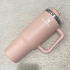 Stanley Quencher H2.0 FlowState Stainless Steel Vacuum Insulated Glass with lid and straw, perfect for hot morning coffee or iced drinks during study breaks. An aesthetic, trendy choice for back to school students this autumn Pink Obsessed, Pink Stanley, Stanley Pink, College List, Spa Facial, Eye Makeup Pictures, Beautiful Eye Makeup, Eye Makeup Designs