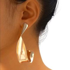 Brand New Women's Twisted Semi Hoop Earrings Genuine 14k Gold Plated 925 Sterling Silver (Stamped) 3" Tall 1.75" Wide Comfortable & Lightweight Retail Price $300 Buy With Confidence From A Trusted Seller With A 99%+ Feedback Rating! A0141 (Id-926-) Modern Twist Silver Jewelry For Party, Modern Twist Hoop Earrings In Metal, Trendy Plated Hoop Earrings For Party, Modern Jewelry For Party With Shiny Finish, Modern Twist Metal Hoop Earrings As Gift, Modern Twist Hoop Metal Jewelry, Modern Twist Metal Earrings For Party, Gift Metal Hoop Earrings With Shiny Finish, Modern Twist Metal Hoop Jewelry