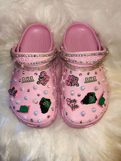 Popular custom AKA Crocs. Crocs will be designed exactly or similar to the photo. Bubble Crocs, Baddie Crocs, Customized Crocs Shoes, Designed Crocs, Themed Crocs, Croc Ideas, Crocs With Charms, Bedazzled Shoes Diy, Aka Paraphernalia