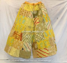 Handmade Item Patchwork Palazzo Pants, Boho Hippie Palazzo Pants, Wide Leg Bohemian Yoga Trousers Palazzo Pants Yoga Pants Women's Yoga Clothing Wonder Palazzo Pants Women Hippie Clothes Drop Crotch Design Pants Unisex This patchwork was made to look vintage, handmade with different patterns. It comes with cute tassels and has a comfortable elastic waist and ankle. These are made perfect for a relaxing day at home, working out, yoga. Made with soft rayon fabric. Size: (inches) Harem Pants unisex Womens Palazzo Pants, Design Pants, Yoga Trousers, Pants Boho, Hippie Clothes, Yoga Clothing, Hippie Outfits, Pants Wide Leg, Look Vintage