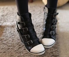 Internet Girl, Tap Tap, Valentino Studs, Gladiator Sandals, Light Bulb, Tap, Character Design, Internet, Fashion Outfits