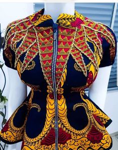 Akara Traditional Tops For Ladies, Panel Blouse Ankara, Ankara Jackets, Beautiful Ankara Styles, Mom Daughter Outfits