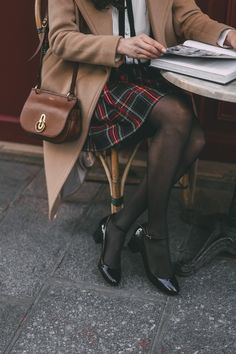 J’ai trouvé les talons à la hauteur parfaite pour le quotidien — Mode and The City Academia Outfits, Academia Fashion, Mode Inspo, Look Vintage, Mode Vintage, Work Attire, Mode Inspiration, Looks Vintage, Fall Winter Outfits