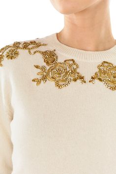 Monique Lhuillier silk white cashmere sweater with gold embroidery. Sweater With Embroidery, White Knitwear, Pearl Sweater, Crystal Bra, Blouse Works, 2024 Runway, I Fall To Pieces, Zardozi Embroidery, Embellished Clothing