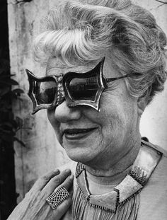 Peggy Guggenheim Peggy Guggenheim, Diana Vreeland, Guggenheim Museum, Advanced Style, Old Woman, Vintage Eyewear, Eye Wear Glasses, Looks Style, Titanic