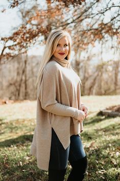 Mason Turtle Neck Drop Shoulder Tunic Top ~ Taupe – ShopBeYouBoutique  #onlineboutique #shoponline #falltransition #fall2019 #womensfashion #shoponline #onlineshopping #beyouboutique #shopthebyb #fallfashion Color Pairing, Cute Comfy, Taupe Color, State Of Mind, Comfortable Fashion, Tunic Top