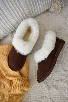 Sheepskin Boots Slippers in dark brown. Outer: suede leather Inside: sheepskin Sole: rubber Brown Shearling Boots With Suede Lining, Brown Shearling Boots With Leather Sole, Brown Sheepskin Boots For Fall, Suede Slippers With Plush Lining And Round Toe, Brown Shearling Boots With Rubber Sole, Brown Slippers With Suede Lining And Round Toe, Brown Suede-lined Round Toe Slippers, Brown Round Toe Slippers With Suede Lining, Sheepskin Slippers With Rubber Sole And Round Toe