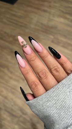 Oval Shaped Nails Long, Black French With Design, Long Almond Nails Black, Classy Baddie Nails Almond, Nails Idea French, Black Nail Sets Almond, Nails With Charms Black, Oval Long Nails, French Tip Nails Long Almond