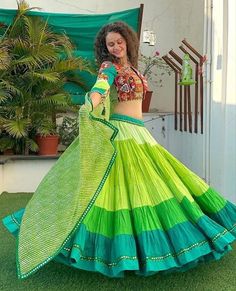 Green Blouse Designs, Indian Dresses For Women, Wedding Lehenga Designs, Fancy Sarees Party Wear, Stylish Short Dresses