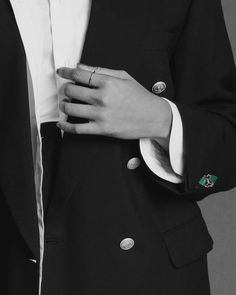 Timeless appeal, impeccable design, and modern luxury... Presenting our Theodore cufflinks adorned with malachite and black crystals. Maria Elena, Clear Crystals, Black Crystals, Classic Elegance, Bridal Accessories, Bridal Style, Timeless Pieces, Headpiece, Mother Of Pearl