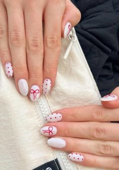 Gel Nails Ideas 2024, Easy Short Gel Nails, Coquette Summer Nails, Fun Easy Nails, How Nails, Builder Gel Nails Design Short, Garden Party Nails, Girly Summer Nails, Nails For Europe