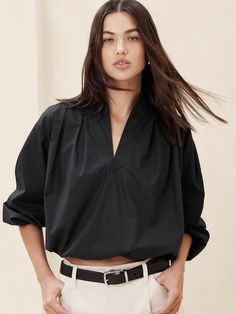 Poplin Bubble-Hem Blouse | Banana Republic Factory Bubble Hem, Top Banana, Hem Blouse, Banana Republic Factory, V Neck Blouse, Poplin Fabric, Modern Woman, Drop Shoulder, Banana Republic