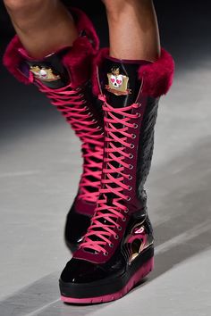 Manish Arora at Paris Fall 2015 (Details) Kitsch Fashion, Manish Arora, 2015 Runway, Runway Shoes, Fashion Themes, Aesthetic Shoes, Manish, Runway Pictures