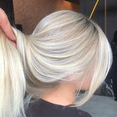 Let me touch your hair Light Blonde Hair, Balayage Blonde, Silver Hair Color, Hair Done, Blonde Hair Looks, Winged Liner, Trendy Hair Color, Platinum Blonde Hair