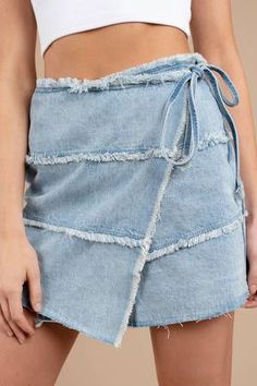 Denim Photoshoot, Exposed Seams, Upcycle Jeans, Denim Diy, Jeans Diy, Cute Skirts, Ladies Dress Design, Upcycle Clothes, Look Chic