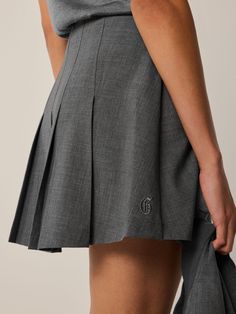 The Serrano Skirt delivers a timeless silhouette that balances sophistication and effortless performance. Crafted from a blend of wool that features the perfect amount of stretch and warmth, moving with you from day to night. Designed with a pleated front, this skirt's timeless design adds an understated elegance to any wardrobe.96% Wool | 4% Elastane Day To Night, Understated Elegance, To Night, Timeless Design, Wool, Skirt, Wardrobe, Grey, Design