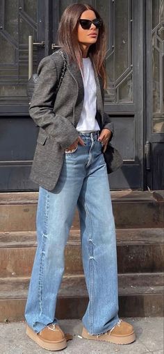 Streetstyle Fall 2023, Italian Style Fashion Women Fall Winter, Italian Street Style Women 2023, Italian Street Style Women Winter, Italian Street Style Women Spring 2023, Jean Outfit 2023, Fall 2023 Street Style, Casual Street Style 2023, Fall Street Style 2023