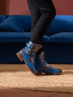 Be the one to watch in the Soffia Nicolette Boots! These stylish moto boots are crafted from supple leather and feature rivet stud accents for a look that won't go unnoticed. Whether you want a daring and daring look or an edgy vibe, these boots are the perfect way to stand out! 1.18" heel 4.8" shaft 11.8'' circumference Zip & buckle closure Leather upper Leather lining Leather midsole Leather insole Rubber sole Reindeer Headband, Be The One, Leather Moto, Studded Leather, Daily Dress, Moto Boots, Online Gifts, Shoe Shop, Distressed Denim