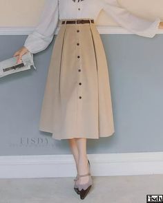 Fisdy - Elegante falda midi en línea A de color sólido atemporal Dapatkan ide outfit yang sedang trend saat ini. Lihat bagaimana gaya trend dengan produk yang sedang diskon. A Line Skirt Outfits, Dark Academia Clothing, Skirt Outfits Fall, Medieval Style, Vintage Skirts, Elegant Skirt, Medieval Fashion, Style Skirt, Blue Outfit