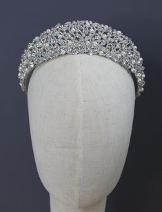 A stunning and elegant masterpiece that marries the brilliance of Simulated Diamonds and the classic charm of Pearls. Adorn yourself with timeless pieces, and let the 'Naomi' Tiara make you feel like royalty on your special day. Most Beautiful Tiaras, Princess Era, Crystal Crown Tiaras, Princess Crowns, Crown Aesthetic, Conch Pearl, Royalty Fashion, Princess Vibes, Vintage Tiara