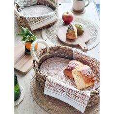 Bread Warmer & Basket - Flower - EcofiedHome Bread Warmer, Seagrass Basket, Kitchen Dining Living, Dry Well, Owl Design, Cloth Napkin, Bread Basket, Fresh Bread, Cute Flower