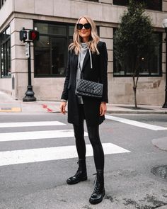 Combat Boots Street Style, Leather Leggings Look