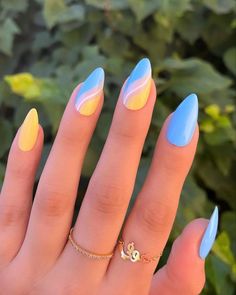 Blue And Yellow Summer Nails, Summer Nail Designs 2024 Almond, Simple Summer Nail Ideas 2024, Dipped Nails Ideas Summer, Summer Nail Inspo 2024 Almond, Almond Summer Nail Ideas, Acrylic Nails Almond Shape, Cute Simple Nails