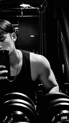 김민규 Kim Mingyu aesthetic Kpop  Seventeen 세븐틴 handsome korea boy idol instagram update abs gym boy Mingyu Gym Selfie, Gym Wallpaper, Vernon Chwe, Seventeen Mingyu, Kim Min Gyu, Kim Mingyu, Dara Kpop, Boyfriend Photos, Gym Selfie