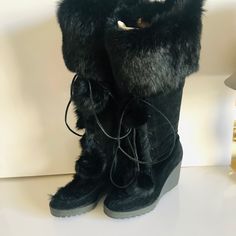 Barely Worn Lace-Up Boots With Fur Pom-Pom Ties. Coach Leather Lace-up Boots, Coach Lace-up Leather Boots, Fur Boots Heels, Pom Pom Boots, Shoe References, Fur Clothes, Trashy Outfits, Boots With Fur, Comfy Boots