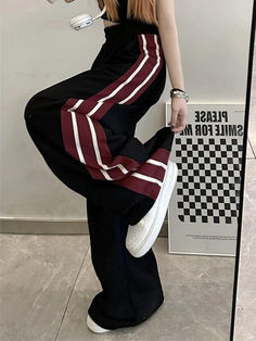 Contrast Side Stripe Baggy Sweatpants - AnotherChill Y2k Sweatpants, Striped Wide Leg Trousers, Sukienki Plus Size, Striped Sweatpants, Baggy Sweatpants, Y2k Casual, Pants Y2k, Striped Wide Leg Pants, Vintage Preppy