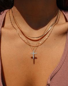 D E T A I L S This dainty Maria necklace features a classic gold-filled cable chain with a cz cross pendant. You can wear on it's own or elevate the look layering with other gold chains! • Single Necklace• 14k Gold Filled Chain• Gold Vermeil Pendant (gold plated over 925 sterling silver)• Chain Length: 17" + 1" extender• Pendant Size: 19mm x 14mm Maria Necklace, Everyday Jewelry Gold, Layered Cross Necklace, Single Necklace, Cross Charm Necklace, Necklace Combo, Locket Design, Minimal Necklace, Stacked Necklaces