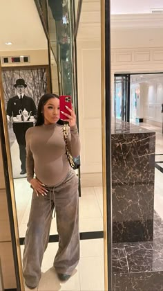 Preggy Outfit Pregnancy Style, Pregnant Fits, Maternity Fits, Pregnant Women Outfits, Fall Maternity Fashion, Fashion Pregnant Outfits