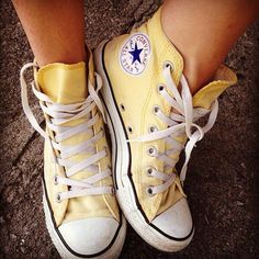 Can see Anna in these but my god arent these beautiful Baskets Converse, Sneaker Trend, Streetwear Mode, Yellow Shoes