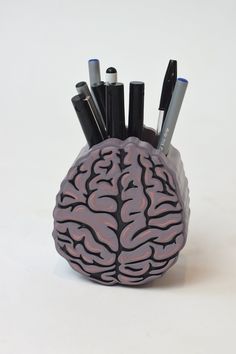 Brain pen holder for neurologists - hand painted medical decor Brain Pottery, Dr Office Decor, Neuro Anatomy, Radiology Art, Medical Decor, Medical Office Decor, Small Gifts For Friends, Gift For Doctor, Nurse Inspiration