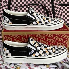 New In The Box No Lid Authentic Women’s Vans Classic Slip-0n Checkerboard Koi/Black Vn0a5jmhvg3 Sneakers Mickey Mouse Vans, White Leather Vans, Leopard Print Vans, Vans Old Skool Low, Leather Vans, Skater Shoes, Pink Vans, Vans White, Top Sneakers Women