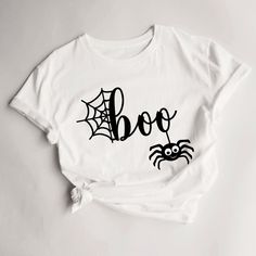 Cute boo halloween t-shirt with spider web and cute little spider. Halloween T Shirt Design Ideas, Halloween T-shirt, Halloween T Shirt Ideas, Halloween Shirt Ideas, Diy Halloween Shirts, Cricut Halloween, Halloween T Shirts, Pink Halloween