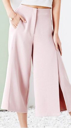 blush palazzo pants Sewing Pants, Sewing Clothes Women, Trendy Sewing, Pants Design, 가을 패션, Pants Pattern, Palazzo Pants, Sewing Clothes, Look Chic