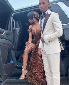 Prom 2024 Black People, Prom With Boyfriend, Prom Color Ideas, Prom Suit And Dress, Prom Pictures Couples Black, Pretty Homecoming Dresses