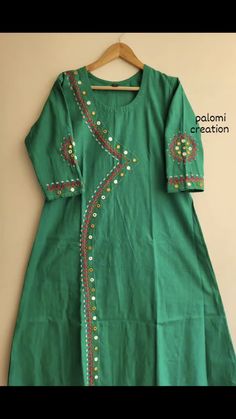 Sindhi Culture, Silk Kurtis, Suits For Women Indian, Batik Clothing, Bts Eyes, Balochi Dress, Rajputi Dress, Kurti Dress, Embroidery Suit