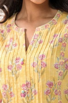 Cotton Slub Kurtis, Straight Kurti Designs Neckline, Hand Block Printed Kurta Designs, Printed Straight Kurti Designs, Yellow Printed Kurti Design, Neck Degine For Women Kurtis, Cotton Kurta Neck Design, Straight Kurta Designs Women, Printed Kurti Neck Designs Latest Fashion