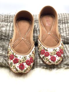 Ethnic Indian genuine leather Bridal shoes with embroidery | Etsy Handwork Flats For Festive Summer Occasions, Bohemian Embroidered Closed Toe Flats, Traditional White Slip-on Flats, White Traditional Slip-on Flats, Festive Summer Slip-on Flats, Summer Festive Slip-on Flats, Traditional Sandals With Floral Embroidery And Round Toe, Festive Handwork Leather Flats, Handwork Flats For Summer