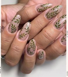 Green Plant Nail Design, Green Nails Plants, Plant Acrylic Nails, Green Plant Nails, Plant Inspired Nails, Ivy Nail Art, Plant Nail Art, Cottagecore Nails, Ivy Nails